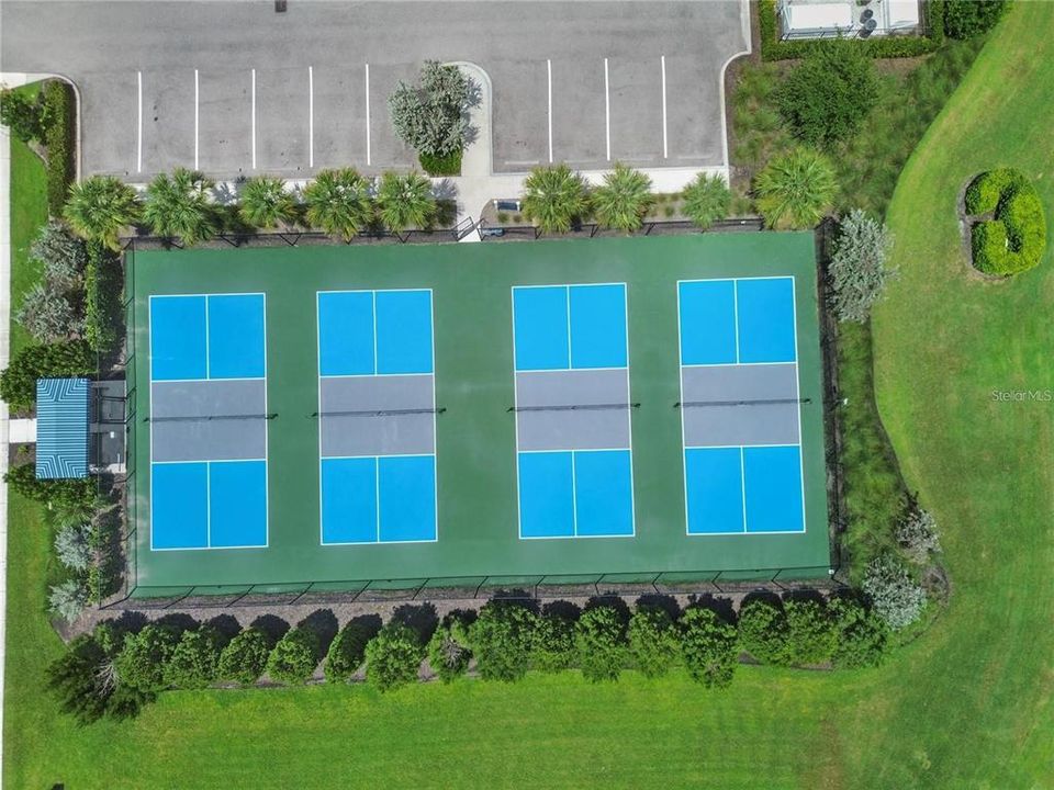 For Rent: $3,750 (5 beds, 4 baths, 3712 Square Feet)