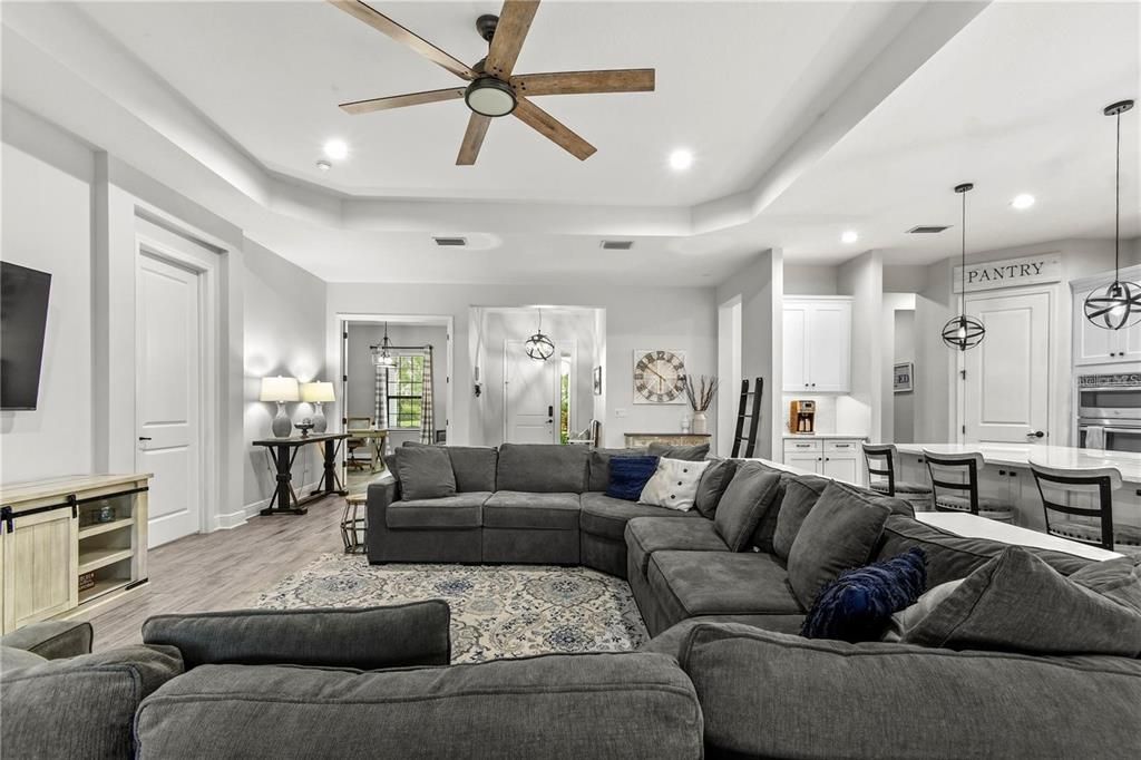 For Rent: $3,750 (5 beds, 4 baths, 3712 Square Feet)