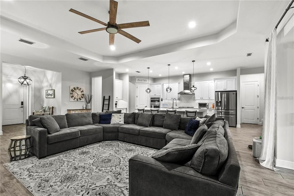 For Rent: $3,750 (5 beds, 4 baths, 3712 Square Feet)