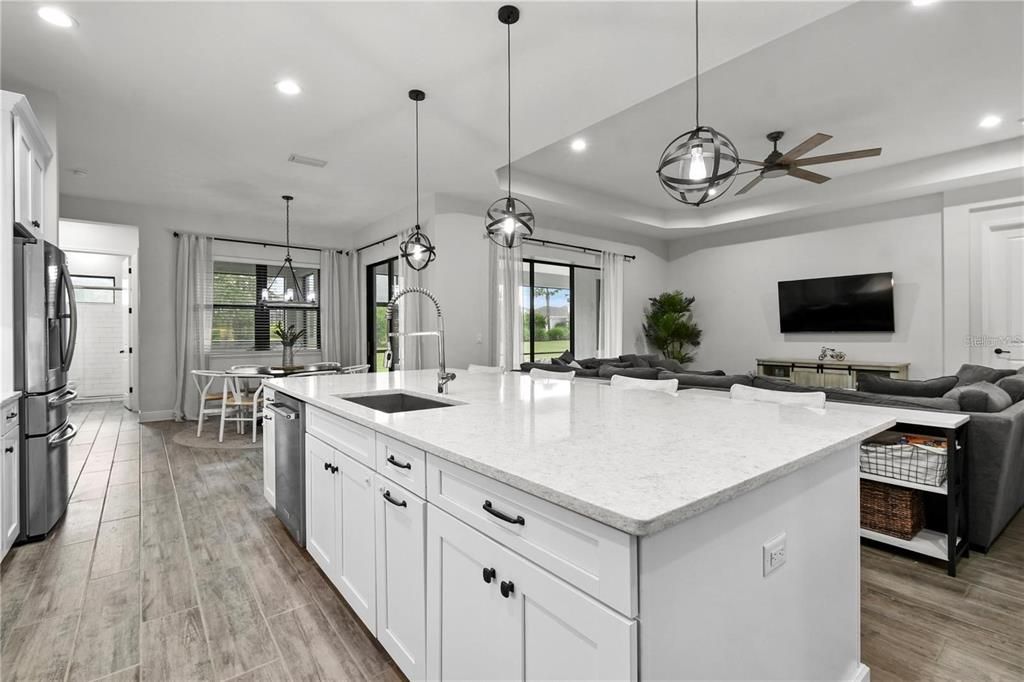 For Rent: $3,750 (5 beds, 4 baths, 3712 Square Feet)