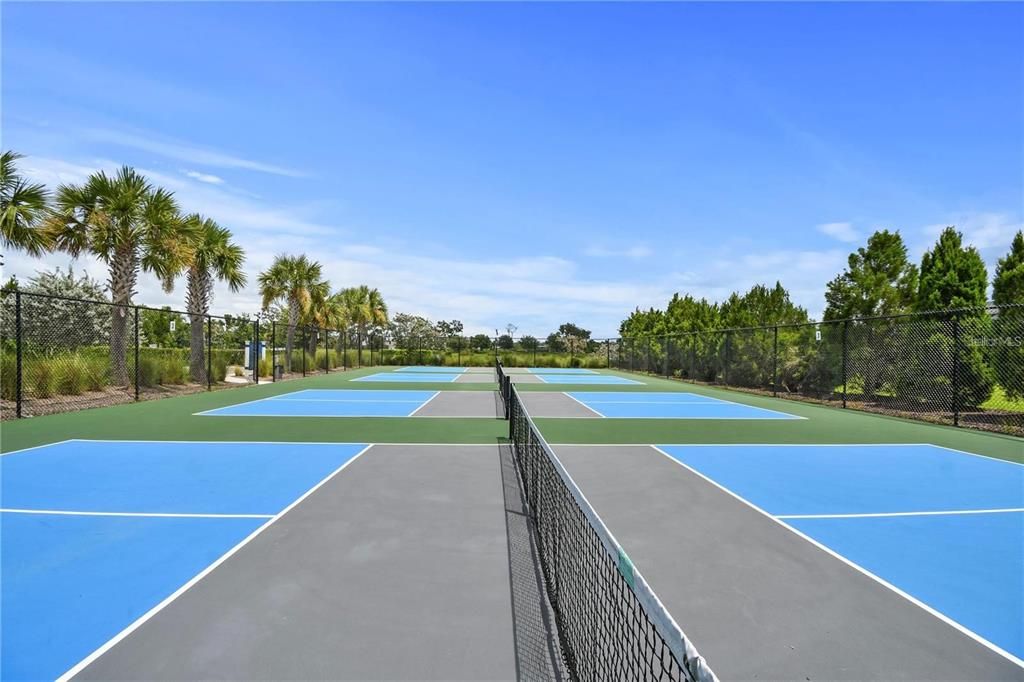 For Rent: $3,750 (5 beds, 4 baths, 3712 Square Feet)