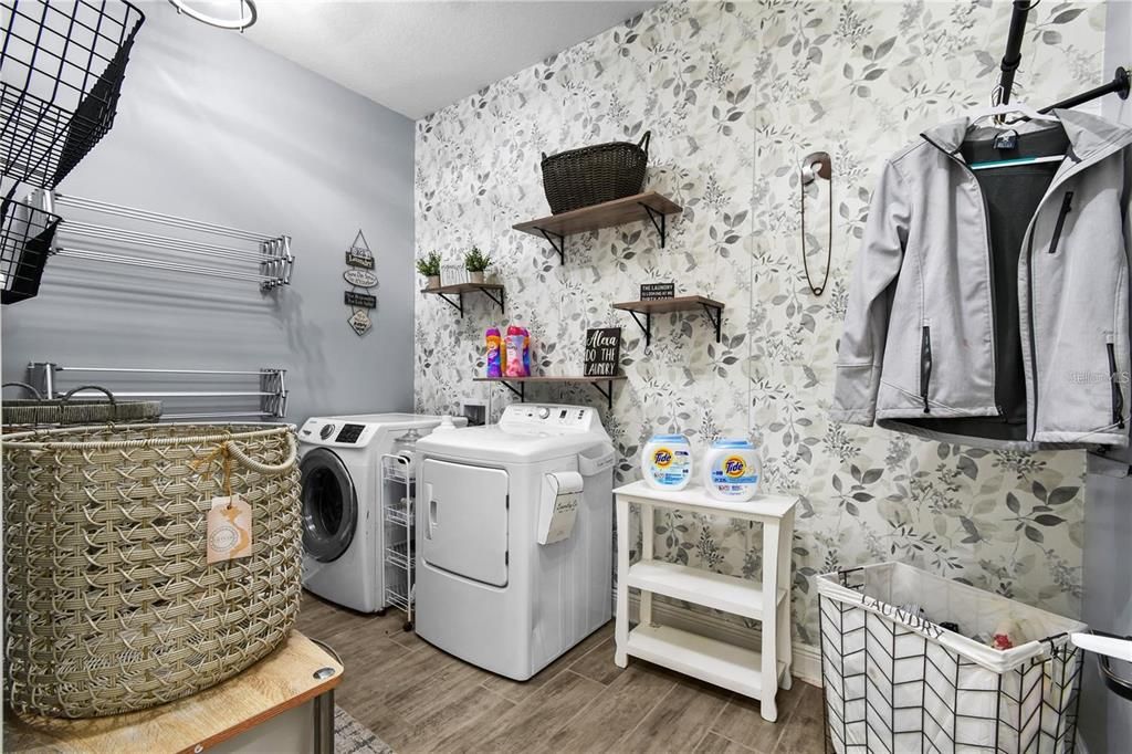 For Rent: $3,750 (5 beds, 4 baths, 3712 Square Feet)