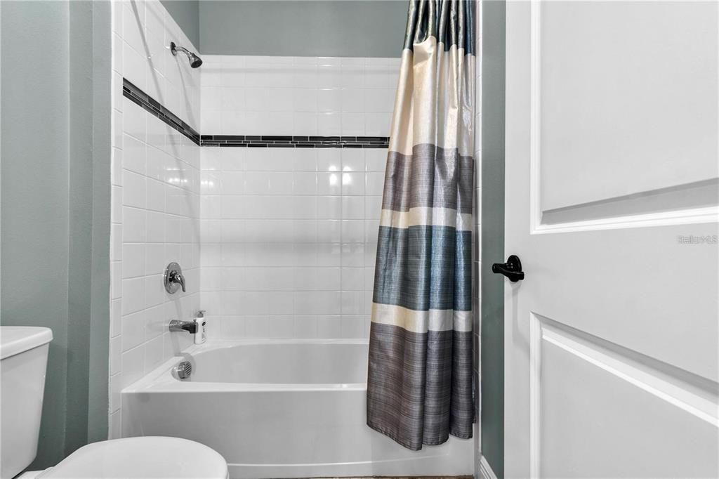 For Rent: $3,750 (5 beds, 4 baths, 3712 Square Feet)