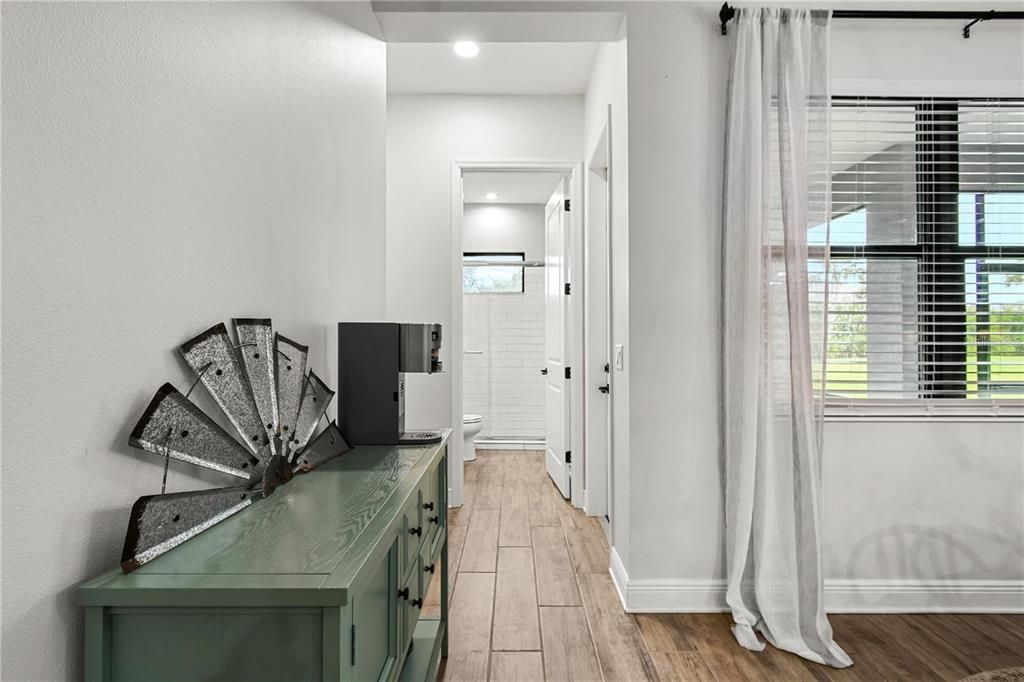 For Rent: $3,750 (5 beds, 4 baths, 3712 Square Feet)