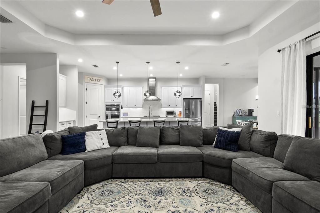 For Rent: $3,750 (5 beds, 4 baths, 3712 Square Feet)