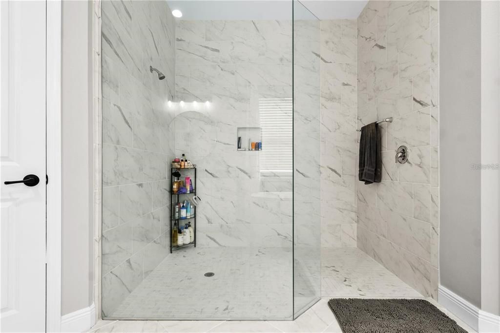 For Rent: $3,750 (5 beds, 4 baths, 3712 Square Feet)