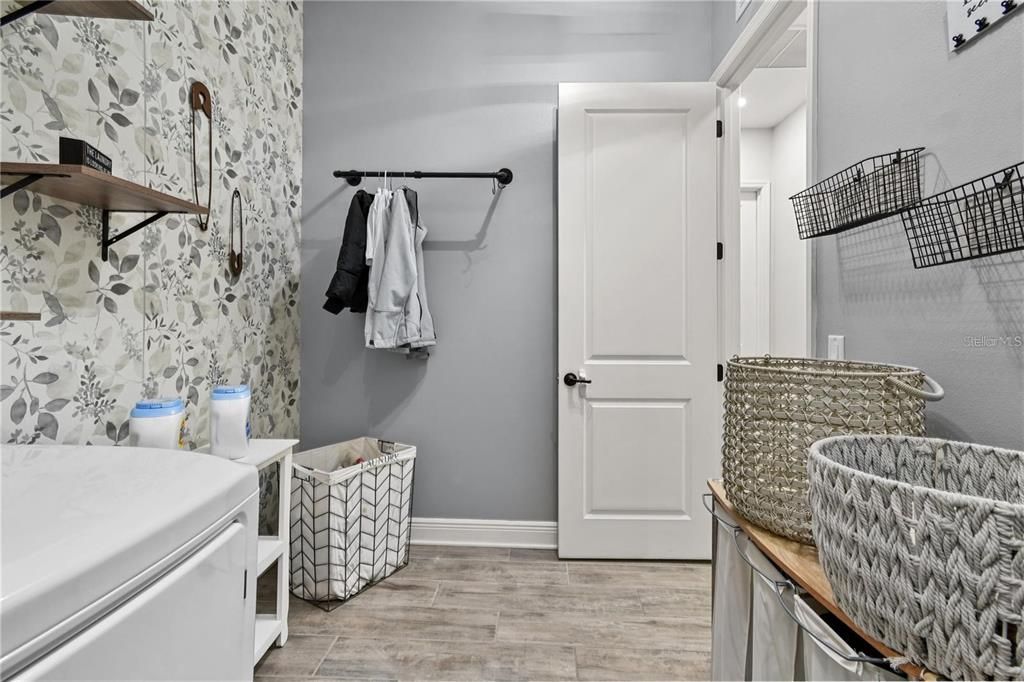 For Rent: $3,750 (5 beds, 4 baths, 3712 Square Feet)