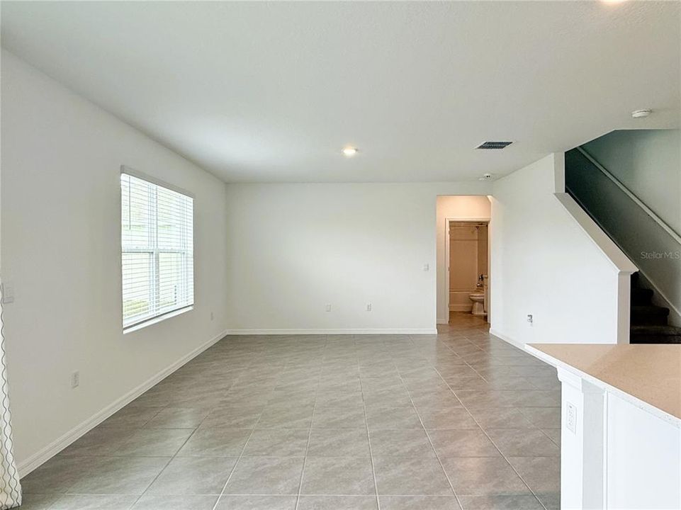 For Rent: $2,495 (5 beds, 3 baths, 2605 Square Feet)