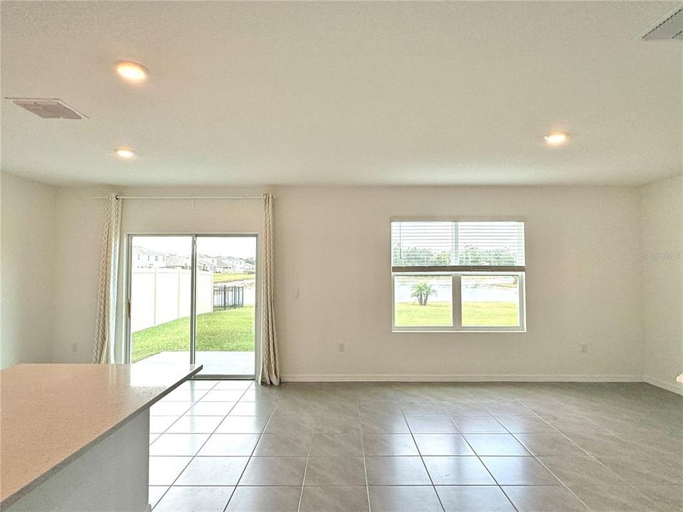 For Rent: $2,495 (5 beds, 3 baths, 2605 Square Feet)