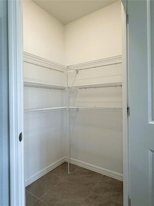 For Rent: $2,495 (5 beds, 3 baths, 2605 Square Feet)