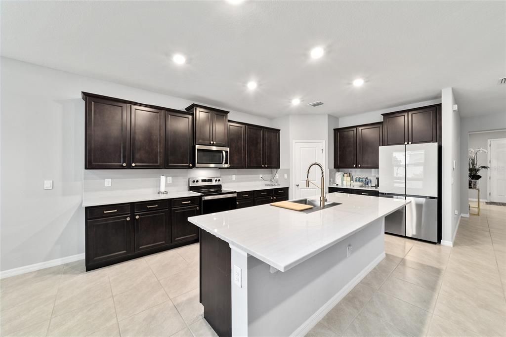 出租: $2,750 (4 贝兹, 3 浴室, 2553 平方英尺)