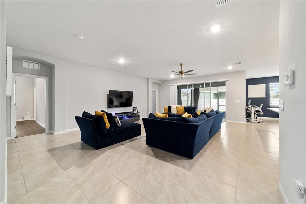 出租: $2,750 (4 贝兹, 3 浴室, 2553 平方英尺)