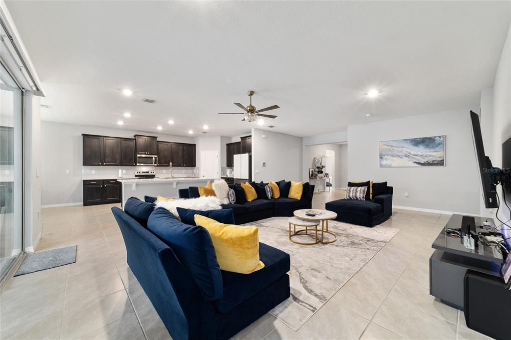 出租: $2,750 (4 贝兹, 3 浴室, 2553 平方英尺)