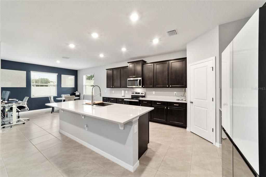 出租: $2,750 (4 贝兹, 3 浴室, 2553 平方英尺)