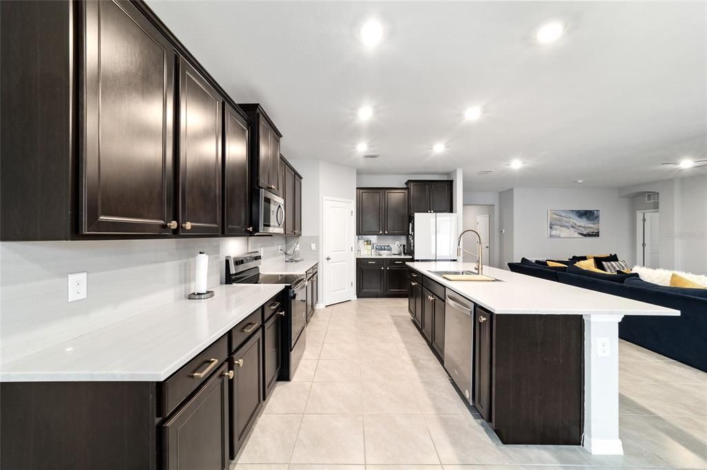 出租: $2,750 (4 贝兹, 3 浴室, 2553 平方英尺)