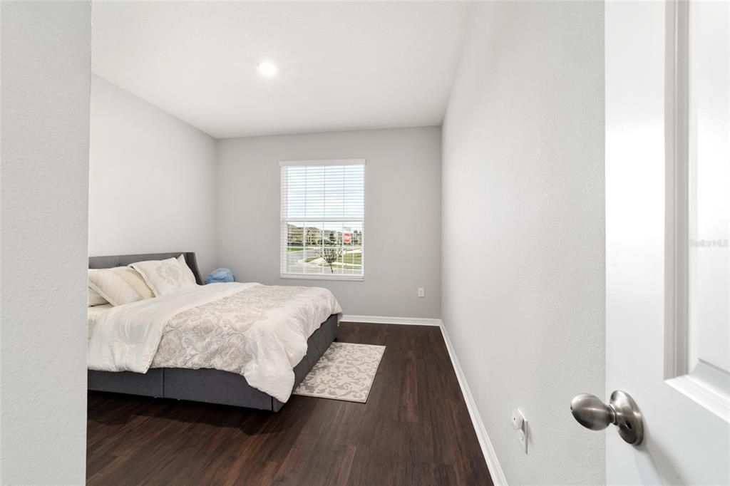 出租: $2,750 (4 贝兹, 3 浴室, 2553 平方英尺)