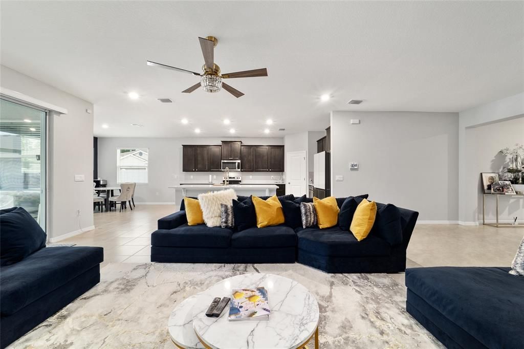 出租: $2,750 (4 贝兹, 3 浴室, 2553 平方英尺)