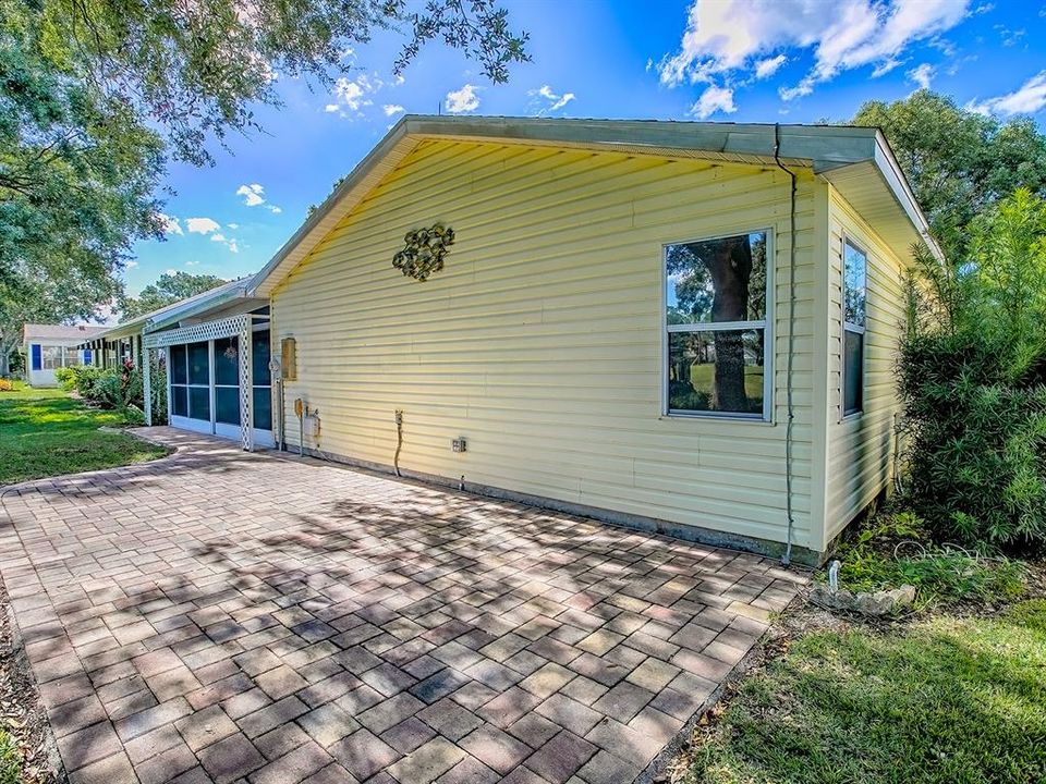 待售: $329,900 (2 贝兹, 2 浴室, 1332 平方英尺)