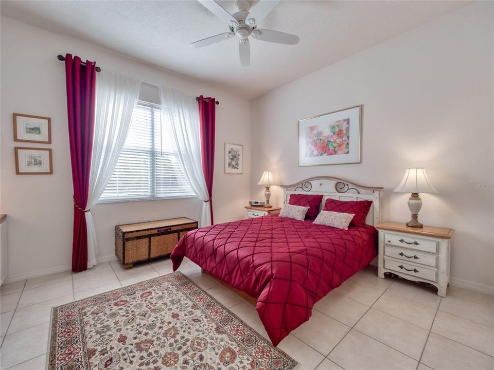 Под контрактом: $955,000 (3 спален, 2 ванн, 2546 Квадратных фут)