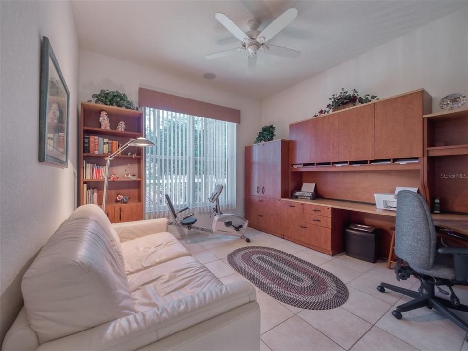 Под контрактом: $955,000 (3 спален, 2 ванн, 2546 Квадратных фут)