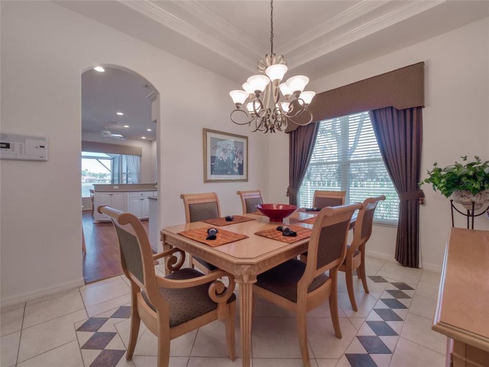 Под контрактом: $955,000 (3 спален, 2 ванн, 2546 Квадратных фут)