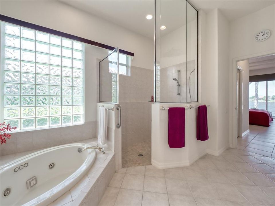 Под контрактом: $955,000 (3 спален, 2 ванн, 2546 Квадратных фут)