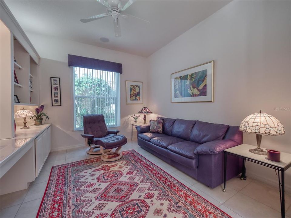 Под контрактом: $955,000 (3 спален, 2 ванн, 2546 Квадратных фут)