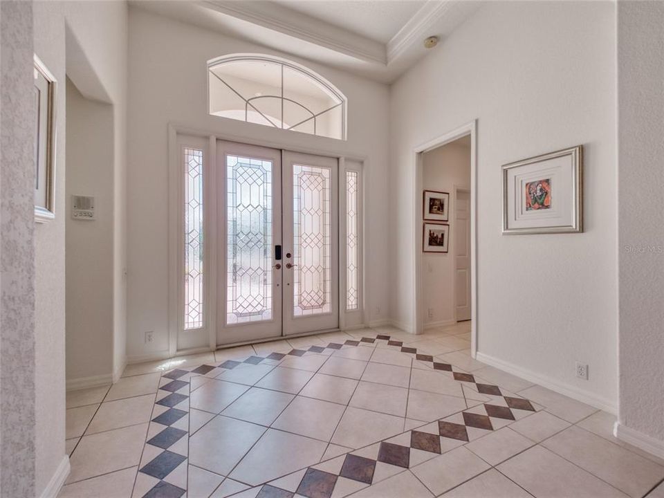 Под контрактом: $955,000 (3 спален, 2 ванн, 2546 Квадратных фут)