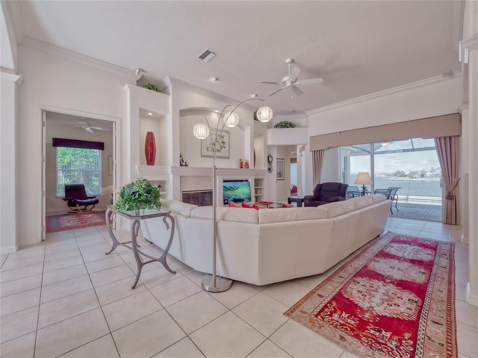 Под контрактом: $955,000 (3 спален, 2 ванн, 2546 Квадратных фут)