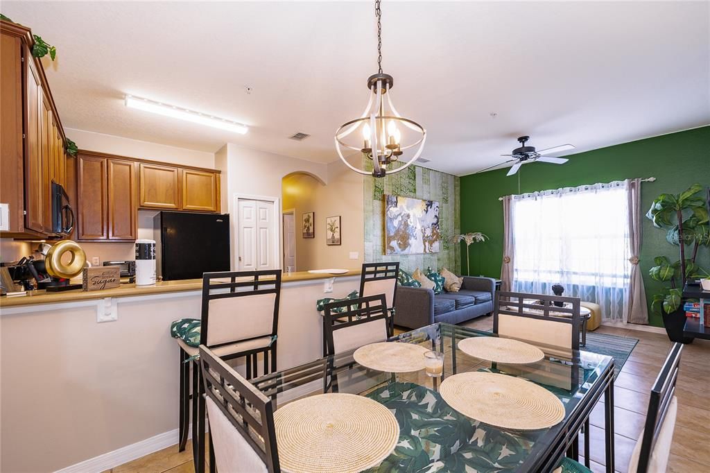 For Sale: $264,000 (2 beds, 2 baths, 1015 Square Feet)