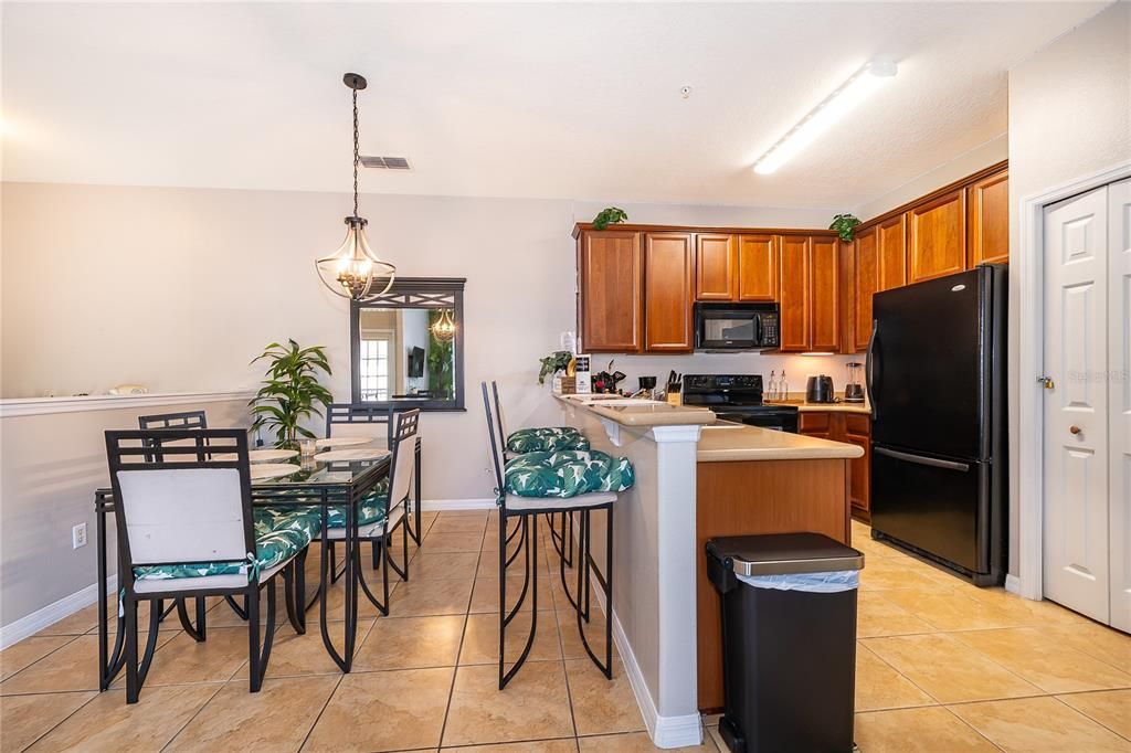 For Sale: $264,000 (2 beds, 2 baths, 1015 Square Feet)