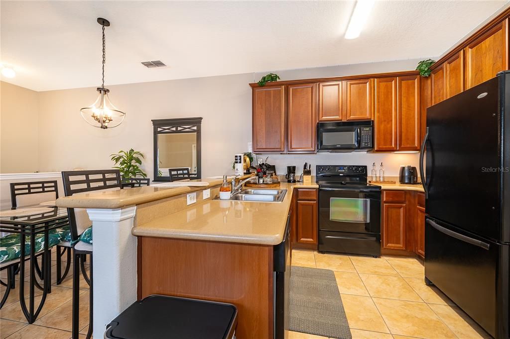 For Sale: $264,000 (2 beds, 2 baths, 1015 Square Feet)