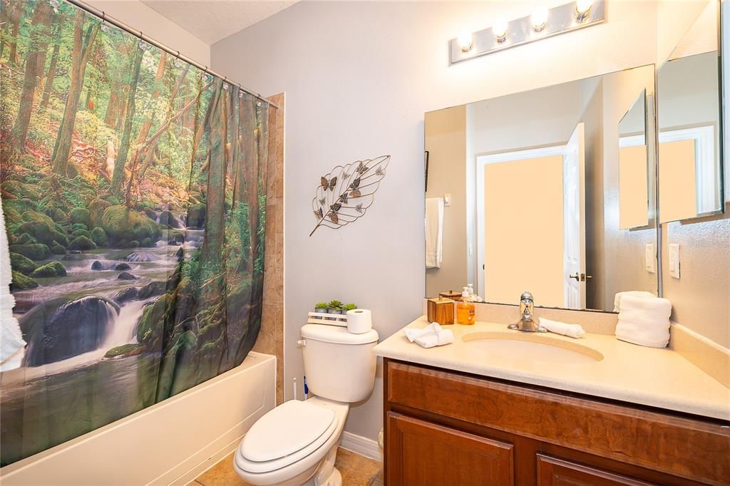 For Sale: $264,000 (2 beds, 2 baths, 1015 Square Feet)