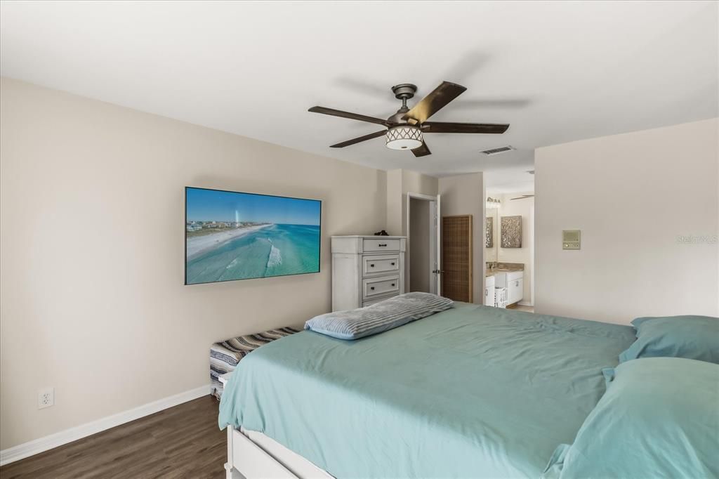 For Sale: $409,999 (3 beds, 2 baths, 1688 Square Feet)