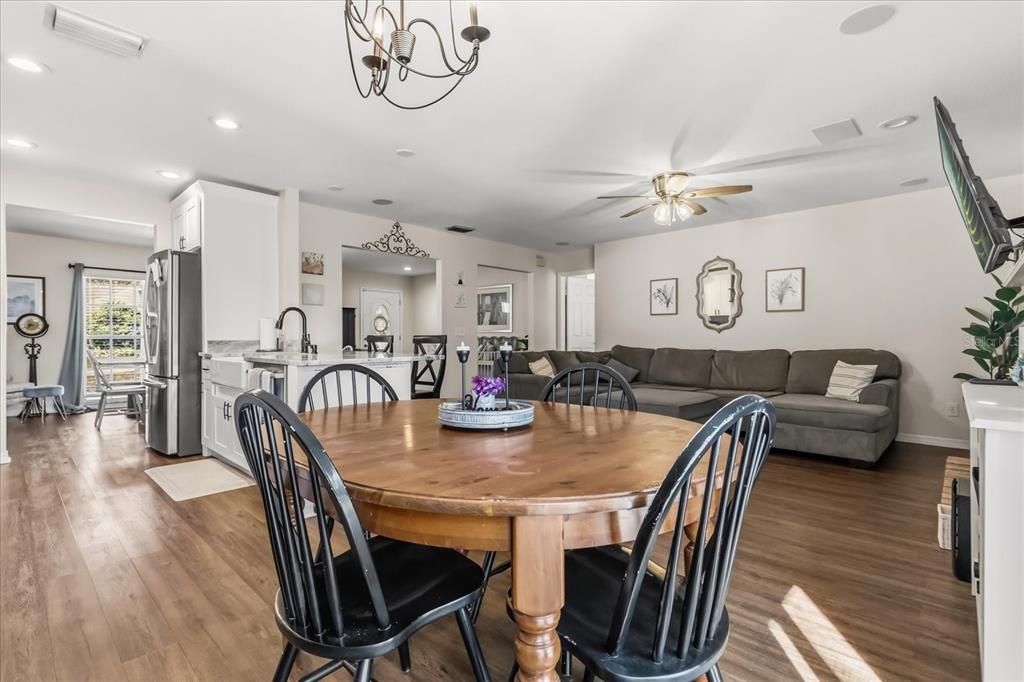 For Sale: $409,999 (3 beds, 2 baths, 1688 Square Feet)