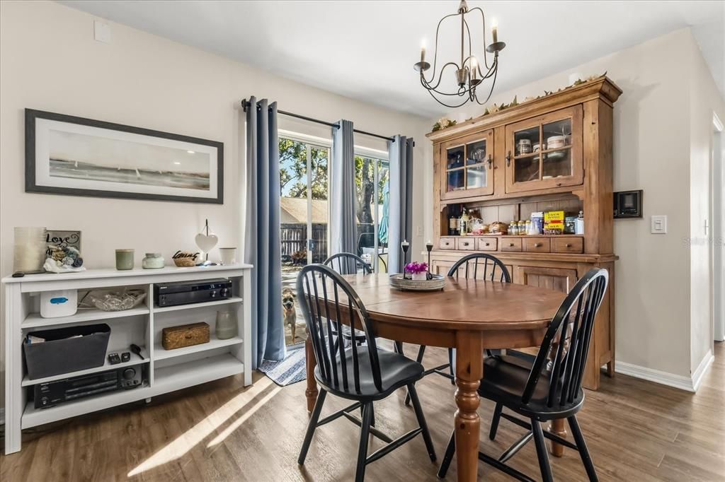 For Sale: $409,999 (3 beds, 2 baths, 1688 Square Feet)