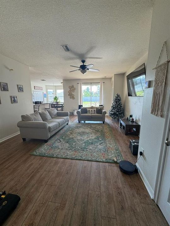 For Rent: $2,500 (4 beds, 3 baths, 1782 Square Feet)