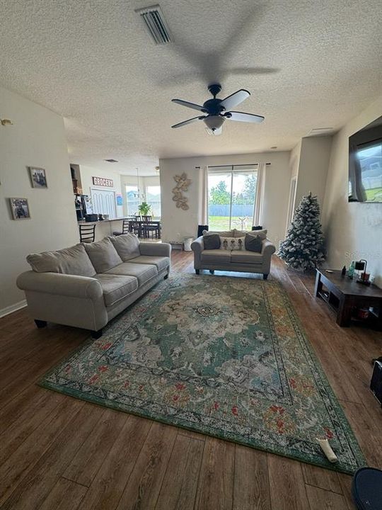 For Rent: $2,500 (4 beds, 3 baths, 1782 Square Feet)