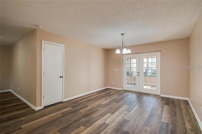 出租: $1,900 (2 贝兹, 2 浴室, 1530 平方英尺)