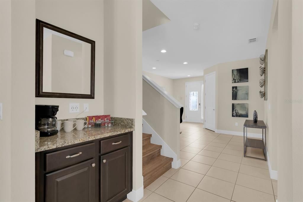 For Rent: $4,000 (6 beds, 6 baths, 2831 Square Feet)