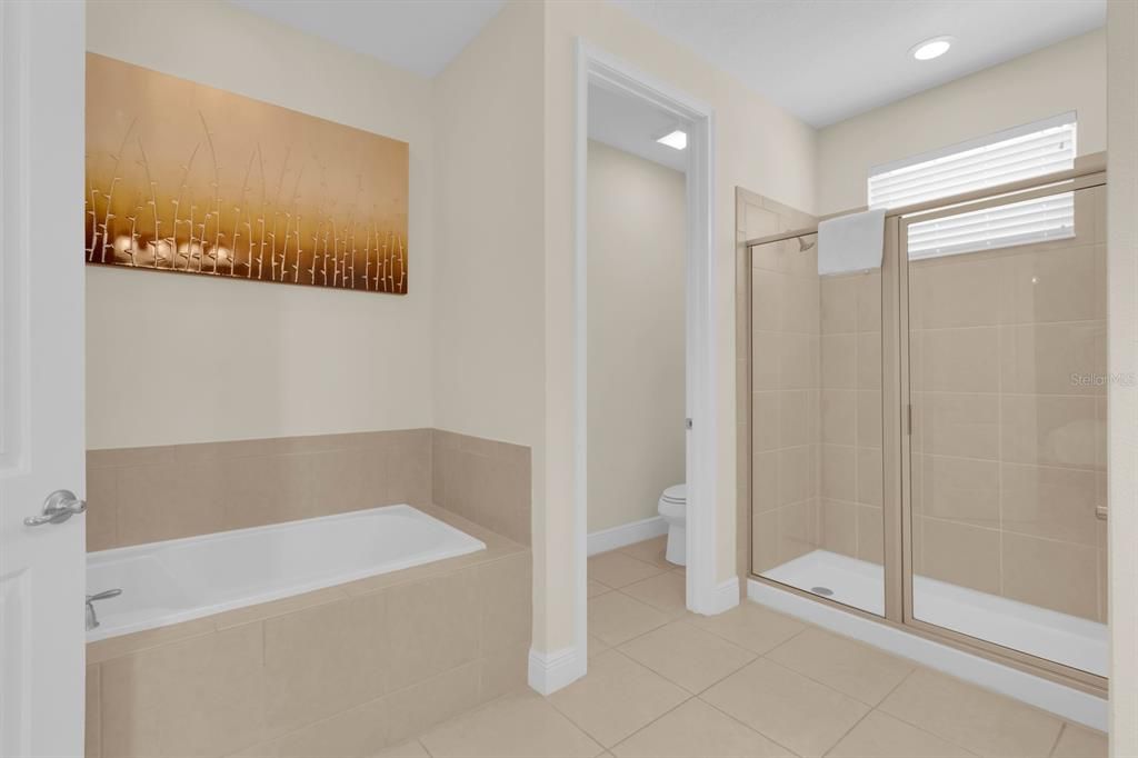 For Rent: $4,000 (6 beds, 6 baths, 2831 Square Feet)