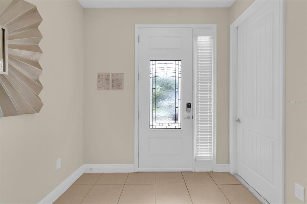 For Rent: $4,000 (6 beds, 6 baths, 2831 Square Feet)