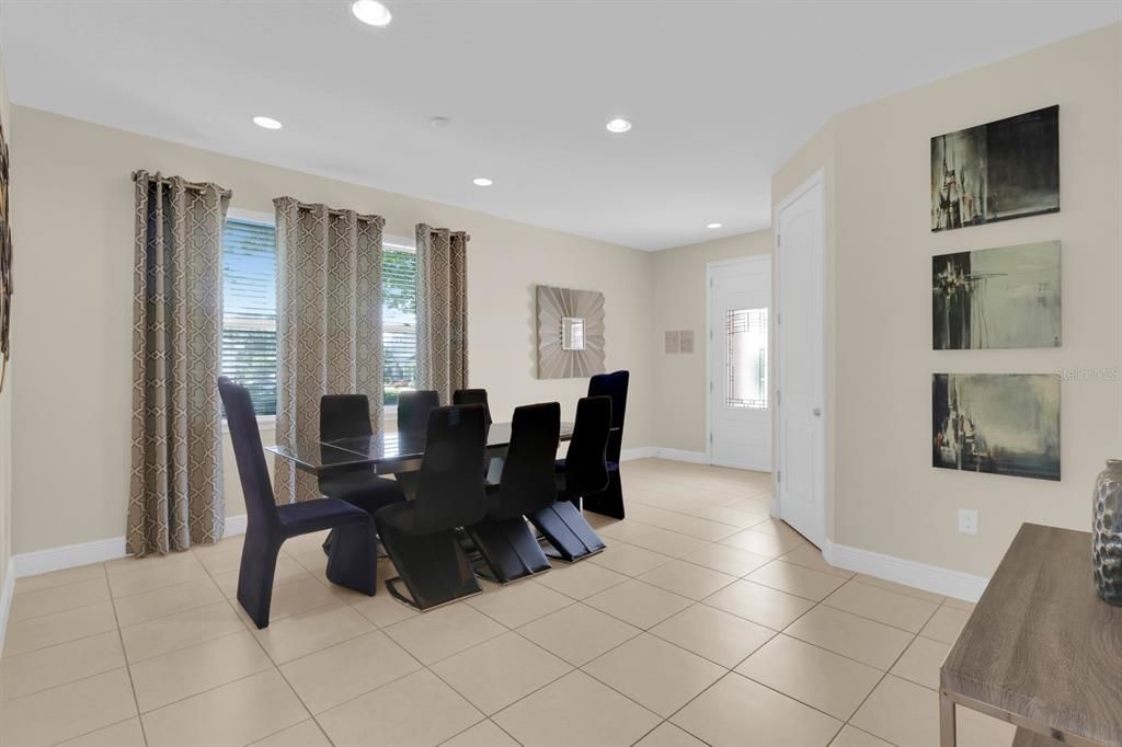 For Rent: $4,000 (6 beds, 6 baths, 2831 Square Feet)