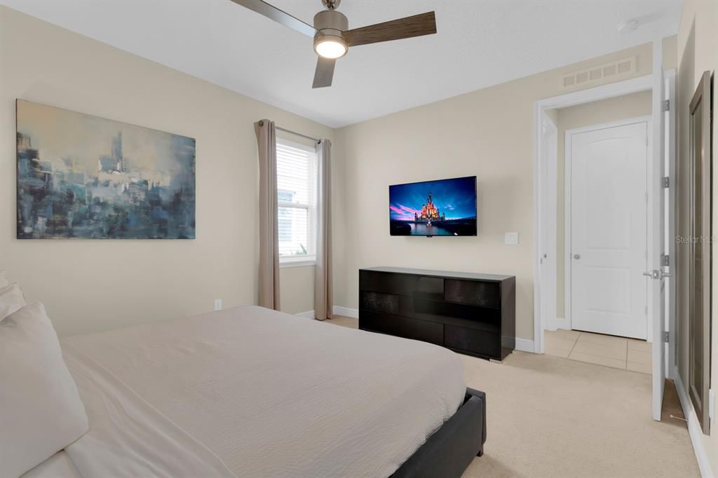 For Rent: $4,000 (6 beds, 6 baths, 2831 Square Feet)