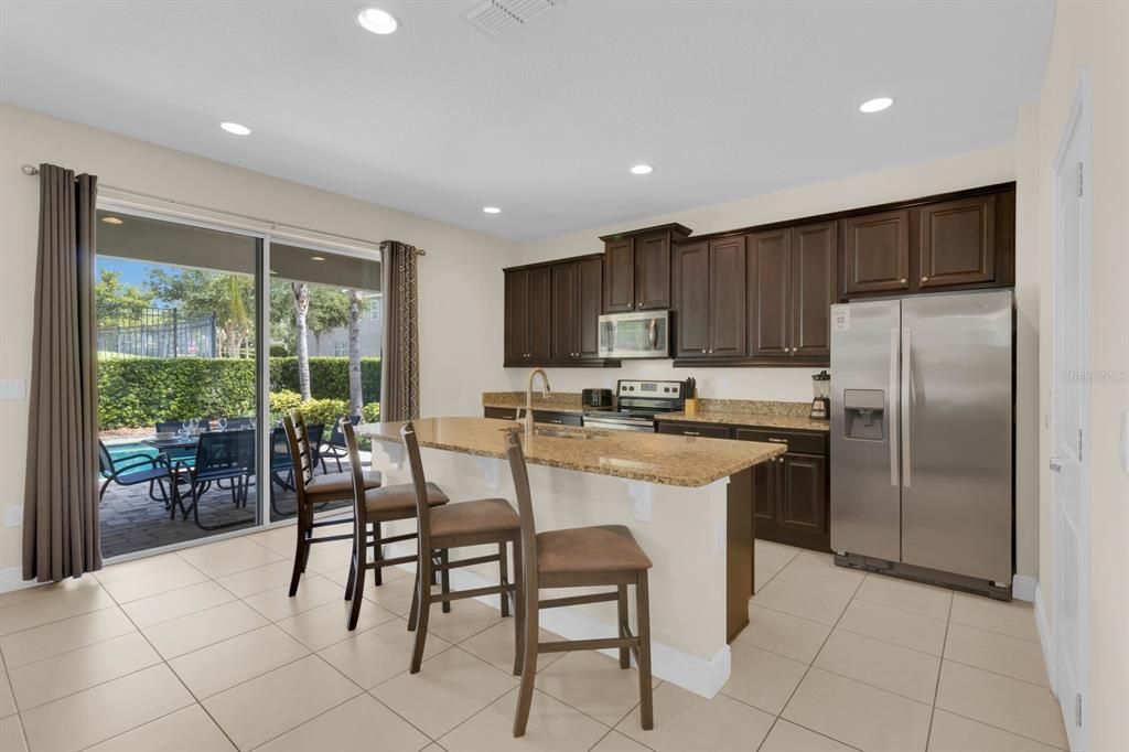 For Rent: $4,000 (6 beds, 6 baths, 2831 Square Feet)