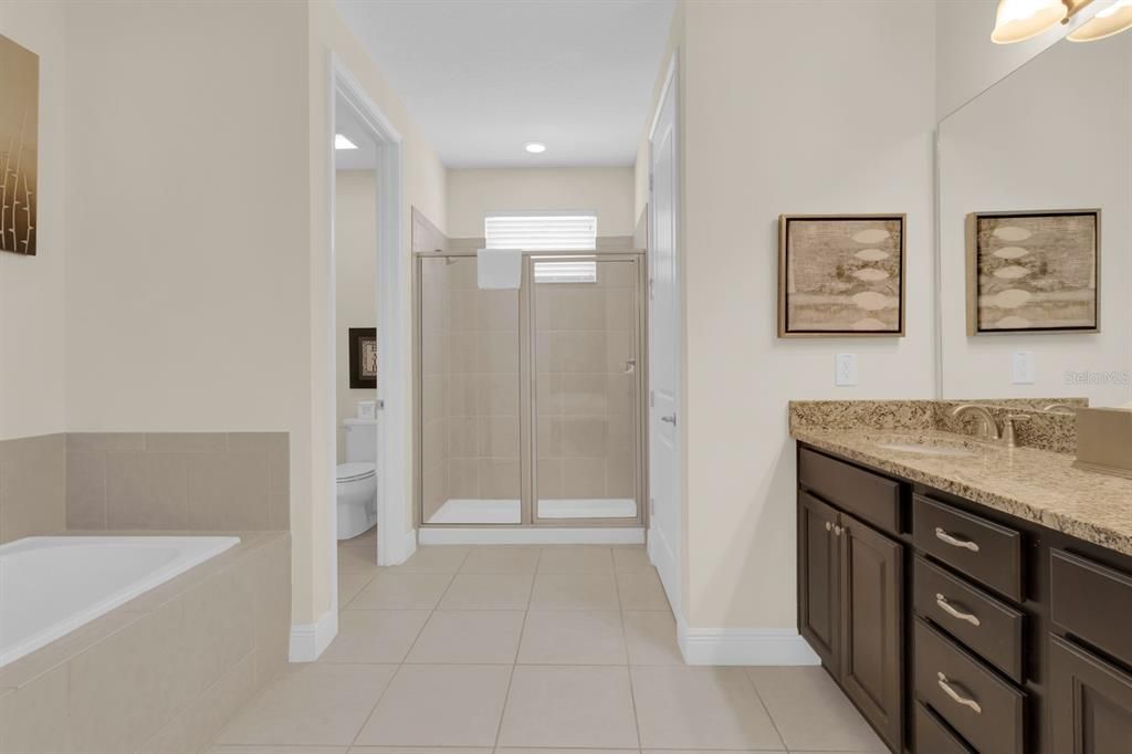 For Rent: $4,000 (6 beds, 6 baths, 2831 Square Feet)