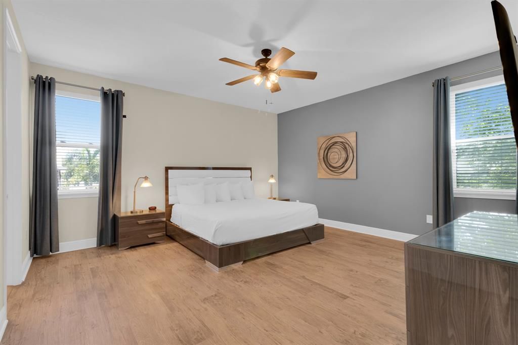 For Rent: $4,000 (6 beds, 6 baths, 2831 Square Feet)