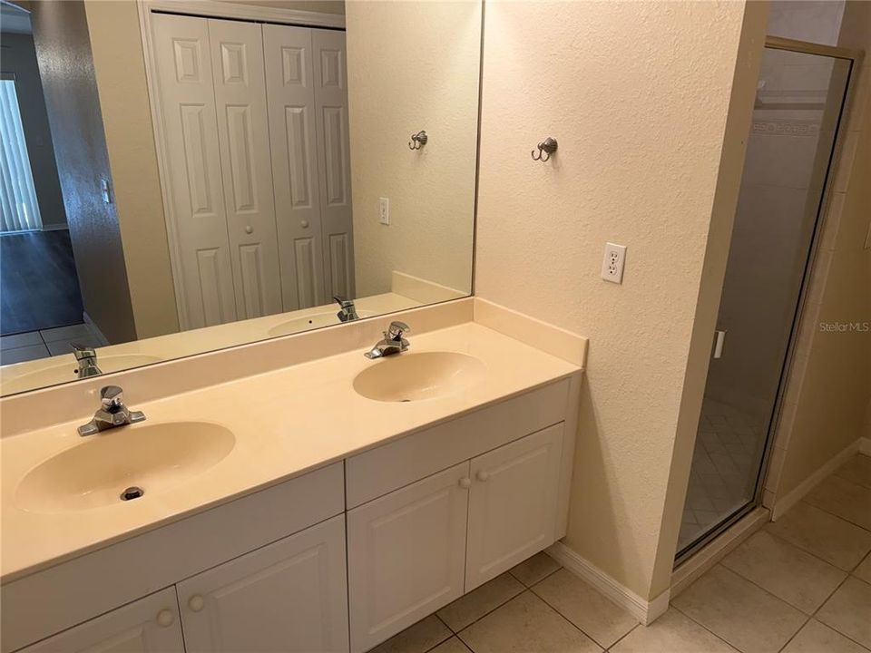 For Rent: $2,300 (3 beds, 2 baths, 1646 Square Feet)