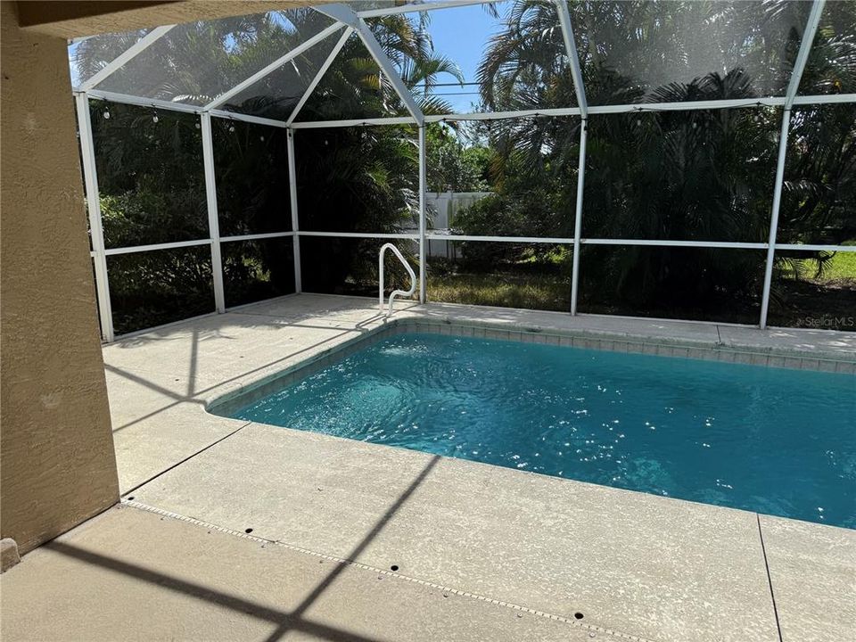 For Rent: $2,300 (3 beds, 2 baths, 1646 Square Feet)