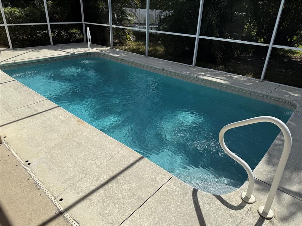 For Rent: $2,300 (3 beds, 2 baths, 1646 Square Feet)